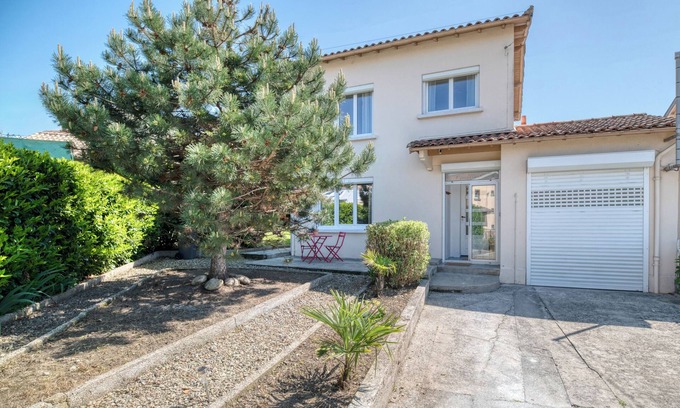 Pamiers House | 3-bedroom house with garden and garage near town center and train station.