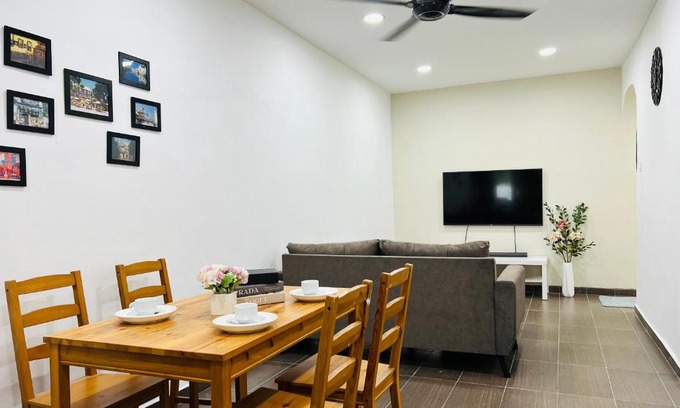 Taman Kota Laksamana House | 3 bedroom landed beside Jonker Taman Kota Laksamana 150A by Myplace