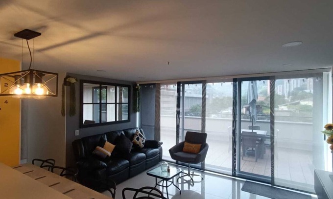 Robledo Apartment | 3 Bedroom Large Loft, gym, balcony, Pool, Sauna.