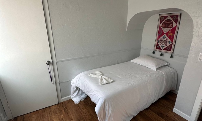 San Bruno House | 3-bedroom Live and Work Startup House near public transit and SFO in San Bruno