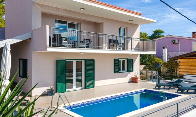 Potirna House | 3 bedroom lovely home in Nova