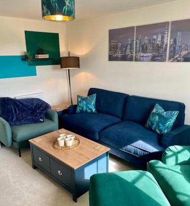 Market Harborough Apartment | 3-Bedroom Luxury Stay With FREE Parking