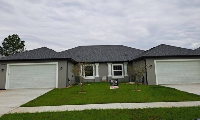 Wedgefield Apartment | 3 Bedroom Multi family 420130 by Houzlet