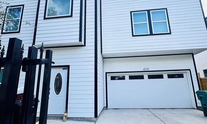 OST - South Union House | 3-bedroom new construction,central Houston NRG, downtown sleeps 8.