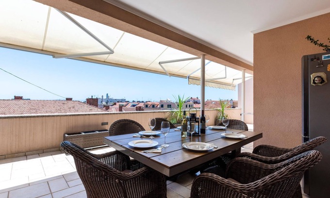 Bacvice Apartment | 3 bedroom nice apartment in Split
