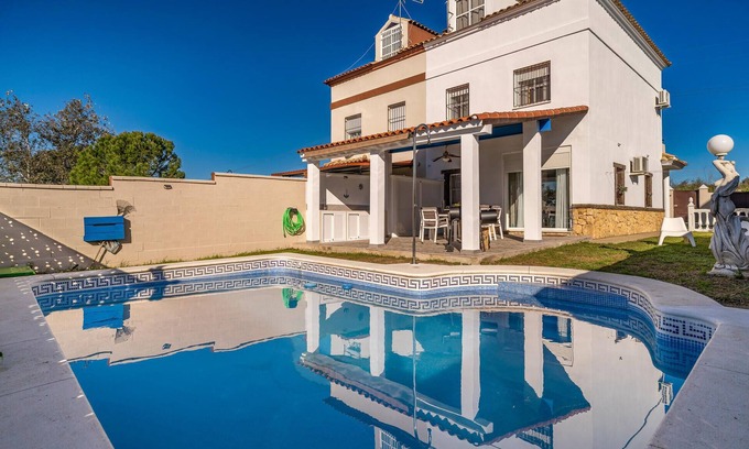 Salteras House | 3 bedroom nice home in Salteras