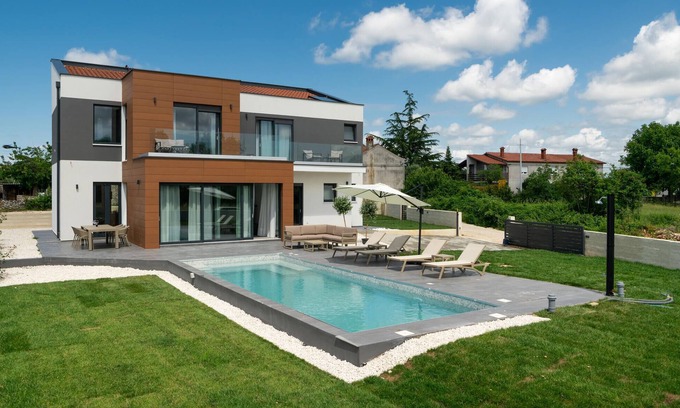 Orbanici House | 3 bedroom nice home in Orbanici