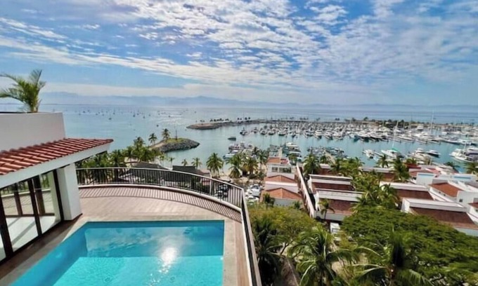 La Cruz de Huanacaxtle Apartment | 3 bedroom PH w/ocean, marina and mountain views, rooftop and private pool!