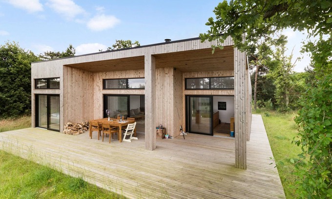 Fjellerup House | 3 bedroom pet friendly home in Glesborg