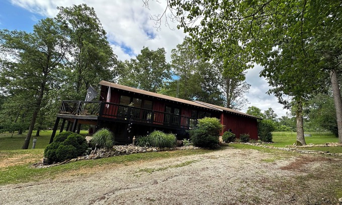 Elk Creek House | 3-bedroom Pet Friendly home on 14 acres with trails and seasonal creeks.