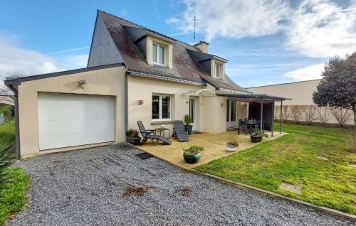 Arzal House | 3 Bedroom Pet Friendly Home In Arzal
