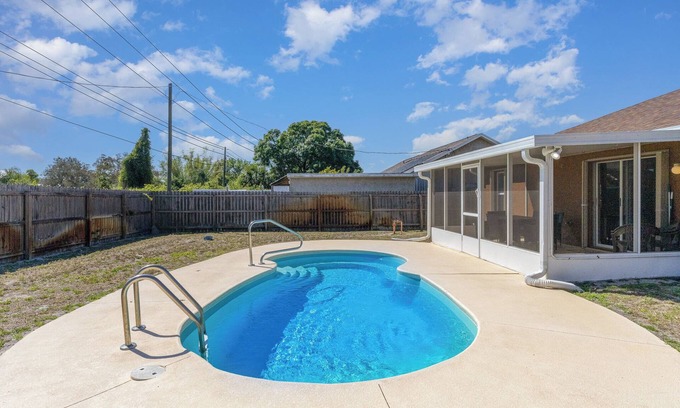 Interchange Square House | 3-bedroom pool house in Palm Bay in quiet neighborhood