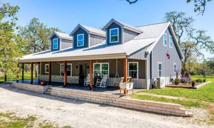 Hill County House | 3-bedroom private retreat