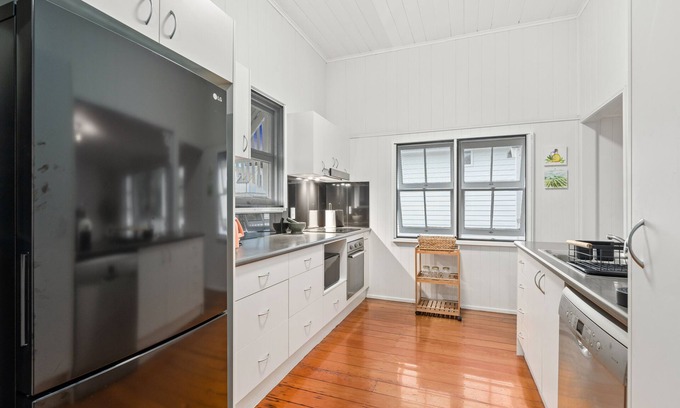 North Booval House | 3 Bedroom Queensland House in Ipswich