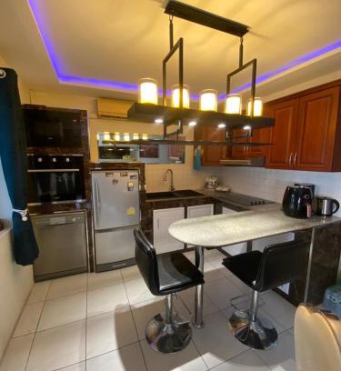 Nong Prue House | 3 bedroom renovated house with in - and outdoor jacuzzi
