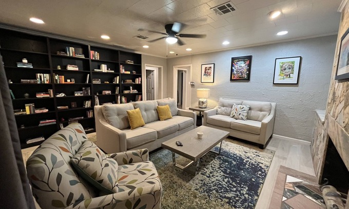Lafayette House | 3 Bedroom Saint Street/Downtown, Quiet, near everything