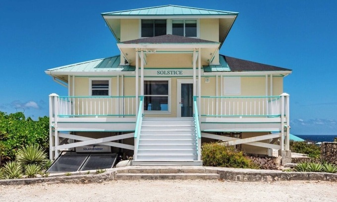 Conch Bar Villa | 3-Bedroom Solstice Villa at Dragon Cay Resort