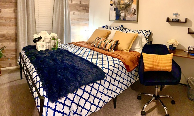 Winchester Apartment | 3 bedroom studio with 2 baths and kitchenette.