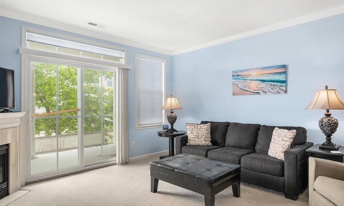 Sunset Island Condo | 3 Bedroom Sunset Island Condo with Outdoor Pool & Private Beach!