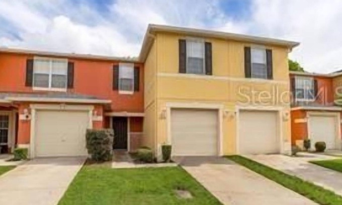 Orlando House | 3 Bedroom Townhome 420978 by Houzlet