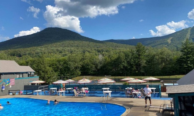 Lincoln House | 3-bedroom townhome across from Loon Mtn in brilliant Lincoln w/Fireplace & WiFi