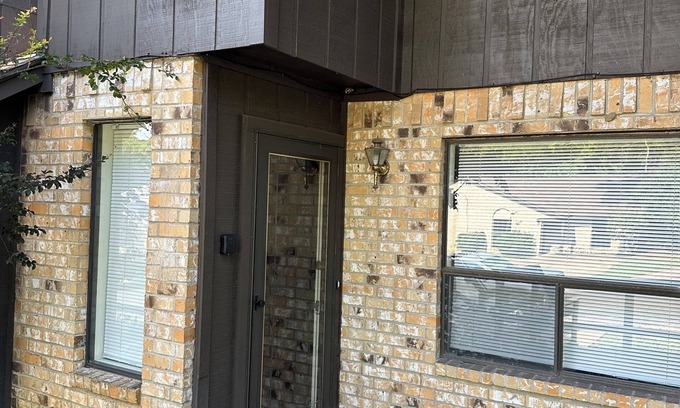 Huntsville House | 3-bedroom townhome in charming Huntsville with AC, WiFi. minutes from SHSU