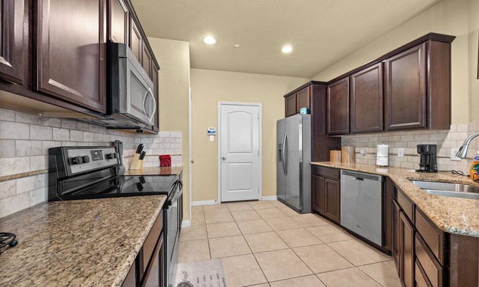 Lewisville House | 3-bedroom townhome in Lewisville