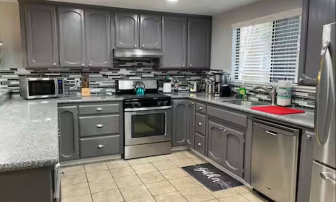 Modesto House | 3-bedroom townhome in tranquil Modesto with AC