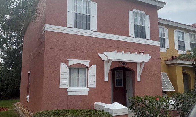 Crystal Cove House | 3-bedroom townhome in wonderful Kissimmee with fitness room, AC