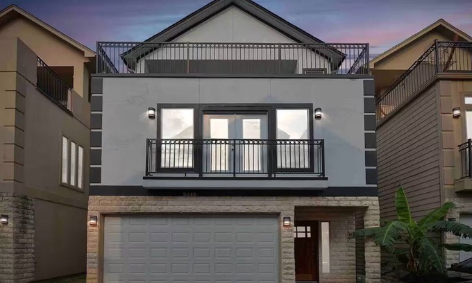 Northside House | 3-bedroom townhome near downtown Houston with WiFi, AC