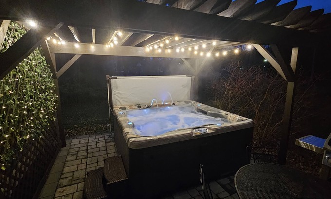 Ellicottville House | 3 Bedroom Townhouse with Hot Tub