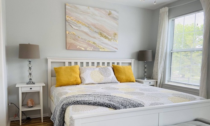 Cologne House | 3 bedroom Upscale Townhouse (near Atlantic City)