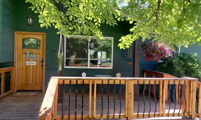 Orchard Homes House | 3-bedroom vacation home just 15 minutes from Bitterroot Valley