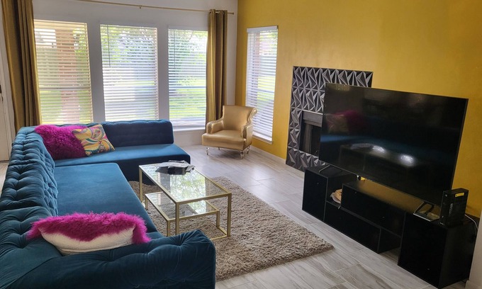 Barker House | 3-bedroom vacation home 13 minutes from Willowbrook Mall