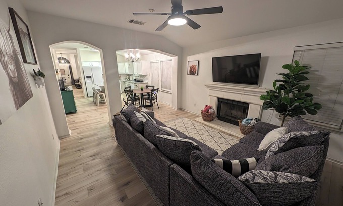 Leander House | 3-bedroom vacation home just 18 minutes from Lake Travis
