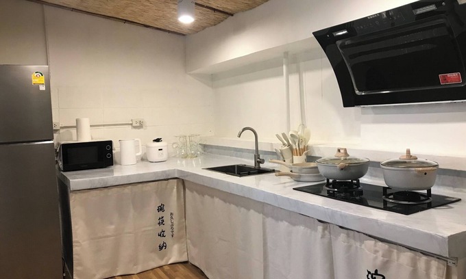 Ratchadaphisek House | 3 Bedroom Villa Din Daeng BKK