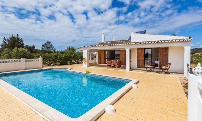 Silves Villa | 3-bedroom villa ideal or privacy and tranquility