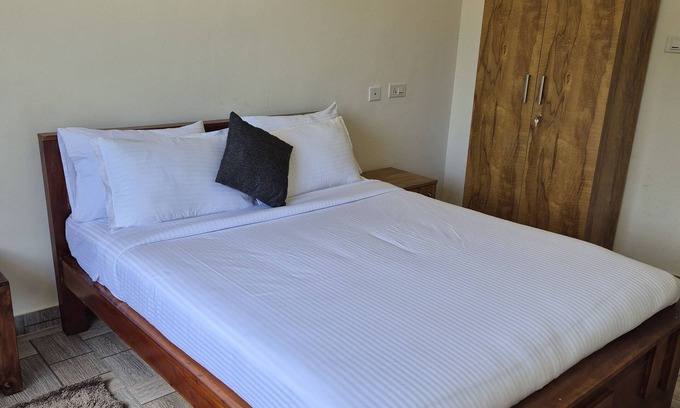 Lakkidi Villa | 3-bedroom villa in charming Kunnathidavaka with AC