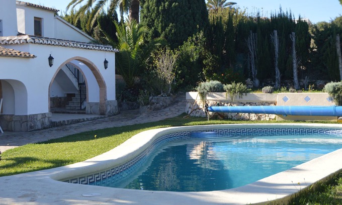Tarraula Villa | 3 Bedroom Villa with air conditioning and large swimming pool