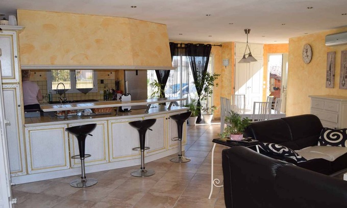 Autignac House | 3 bedroom VILLA with pool