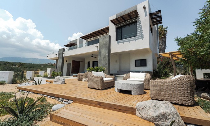 La Ventana Villa | 3-bedroom w/amazing views, waterfront access, resort amenities & hot/cold tub