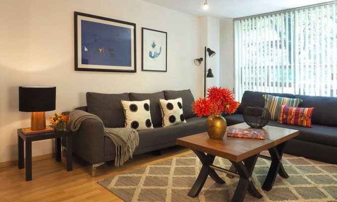 Cuauhtemoc House | 3-Bedroom w/Balcony/Terrace & Gym/Reforma