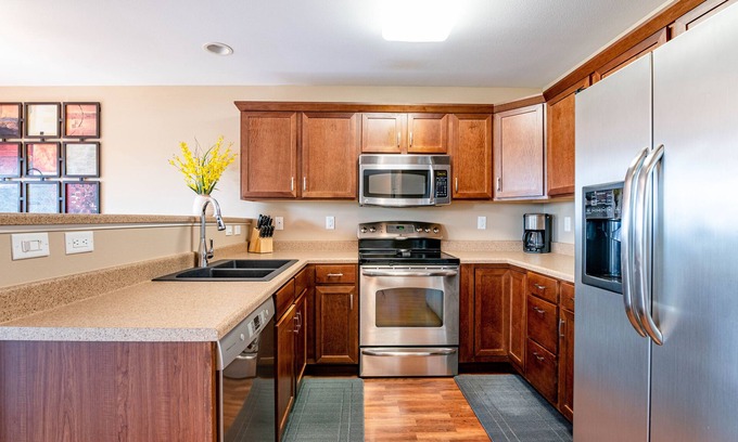 Wickham House | 3 Bedroom w/King Suite - Home away from home!