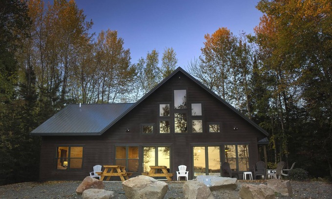 Ely House | 3 bedroom w/loft/2 bath lake home, fireplace, across from BWCA,7 miles from Ely