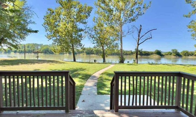 Bendena House | 3-bedroom Waterfront house w/WiFi, AC and the BEST VIEW