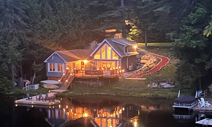 Gravenhurst Cottage | 3 bedroom waterfront cottage on quiet Sunny Lake in Muskoka.