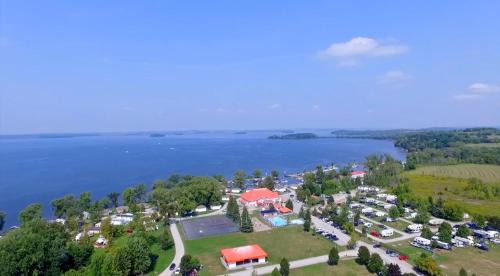 Roseneath House | 3 Bedroom Waterfront Cottage 12