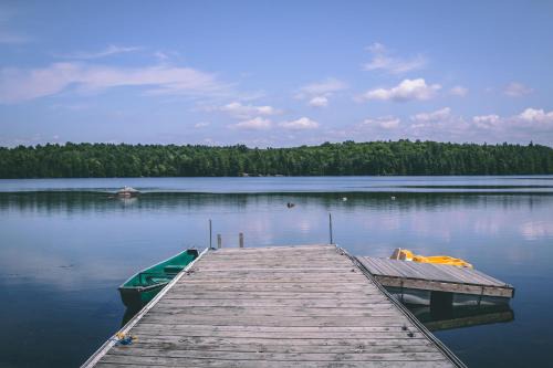 Bracebridge House | 3 Bedroom Waterview Cottage Monarch Blvd 237