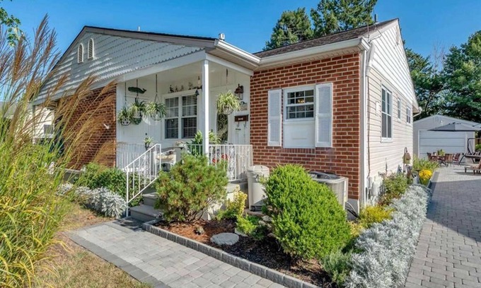 Admiral Estates House | 3 Bedroom with Screened Gazebo and Porch