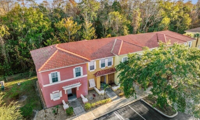Crystal Cove House | 3 Bedrooms/2.5 Bathrooms/Lake Berkley (1121PR)